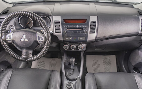 Mitsubishi Outlander III рестайлинг 3, 2010 год, 1 379 000 рублей, 11 фотография