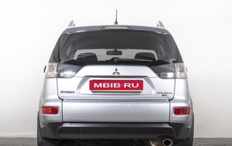 Mitsubishi Outlander III рестайлинг 3, 2010 год, 1 379 000 рублей, 5 фотография