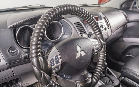 Mitsubishi Outlander III рестайлинг 3, 2010 год, 1 379 000 рублей, 13 фотография