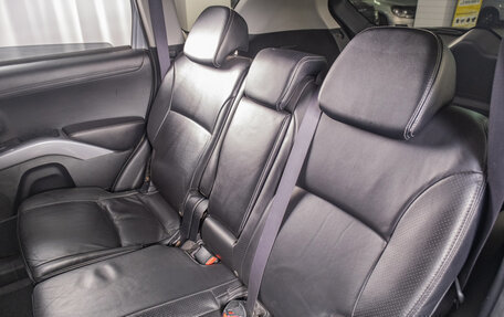 Mitsubishi Outlander III рестайлинг 3, 2010 год, 1 379 000 рублей, 19 фотография
