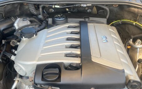 Volkswagen Touareg III, 2004 год, 650 000 рублей, 11 фотография