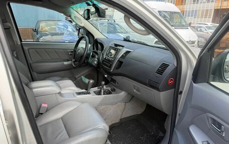 Toyota Hilux VII, 2010 год, 1 950 000 рублей, 4 фотография