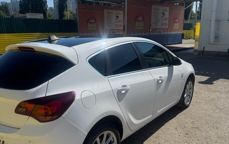 Opel Astra J, 2011 год, 750 000 рублей, 7 фотография