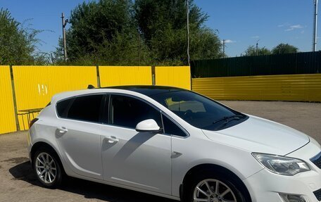 Opel Astra J, 2011 год, 750 000 рублей, 4 фотография