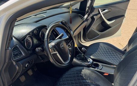 Opel Astra J, 2011 год, 750 000 рублей, 10 фотография