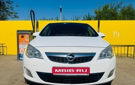 Opel Astra J, 2011 год, 750 000 рублей, 3 фотография