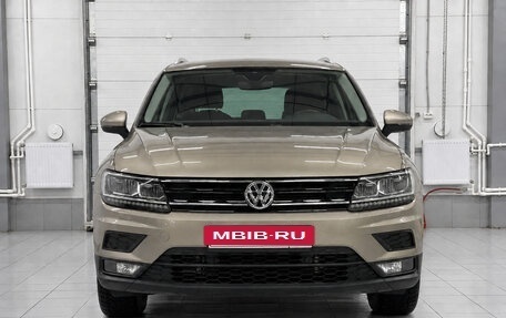 Volkswagen Tiguan II, 2020 год, 3 300 000 рублей, 2 фотография