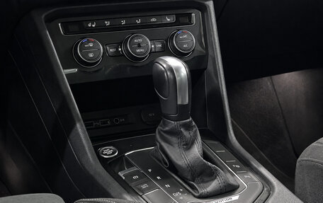 Volkswagen Tiguan II, 2020 год, 3 300 000 рублей, 17 фотография