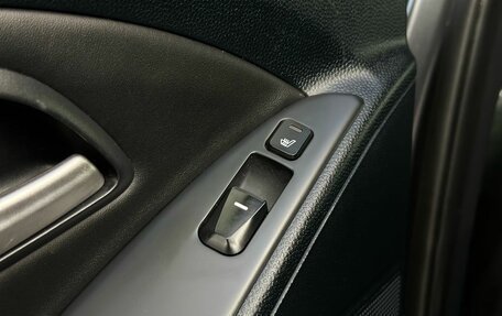 Hyundai ix35 I рестайлинг, 2012 год, 999 000 рублей, 23 фотография