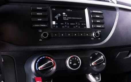 Volkswagen Tiguan II, 2018 год, 2 199 000 рублей, 11 фотография