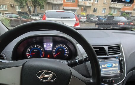 Hyundai Solaris II рестайлинг, 2015 год, 1 170 000 рублей, 6 фотография