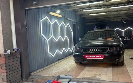 Audi A8, 1995 год, 450 000 рублей, 7 фотография