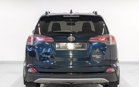 Toyota RAV4, 2018 год, 2 200 000 рублей, 6 фотография