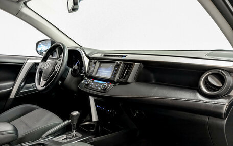 Toyota RAV4, 2018 год, 2 200 000 рублей, 11 фотография