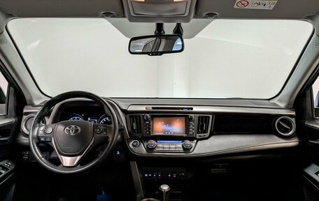 Toyota RAV4, 2018 год, 2 200 000 рублей, 14 фотография