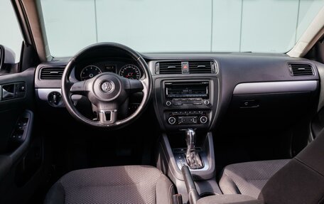 Volkswagen Jetta VI, 2012 год, 999 000 рублей, 6 фотография