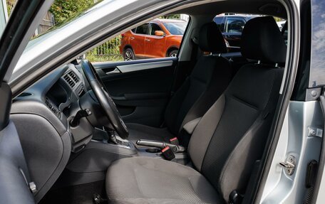 Volkswagen Jetta VI, 2012 год, 999 000 рублей, 10 фотография