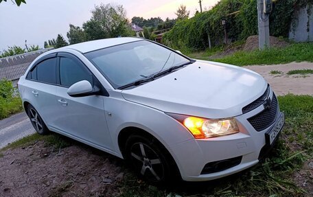 Chevrolet Cruze II, 2011 год, 560 000 рублей, 3 фотография