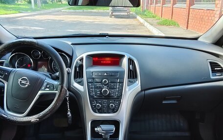 Opel Astra J, 2010 год, 770 000 рублей, 4 фотография