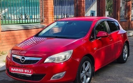 Opel Astra J, 2010 год, 770 000 рублей, 2 фотография