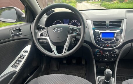 Hyundai Solaris II рестайлинг, 2011 год, 575 000 рублей, 10 фотография