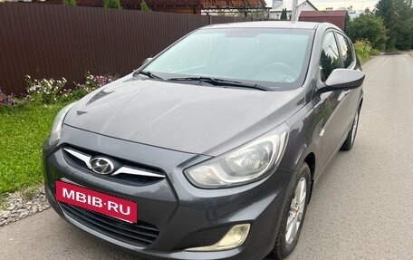 Hyundai Solaris II рестайлинг, 2011 год, 575 000 рублей, 7 фотография