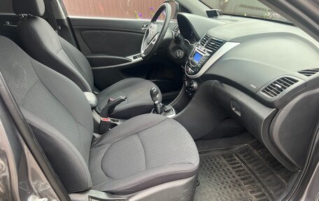 Hyundai Solaris II рестайлинг, 2011 год, 575 000 рублей, 18 фотография