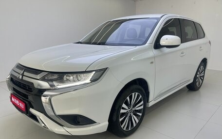 Mitsubishi Outlander III рестайлинг 3, 2021 год, 2 050 000 рублей, 1 фотография