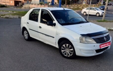 Renault Logan I, 2015 год, 255 000 рублей, 1 фотография