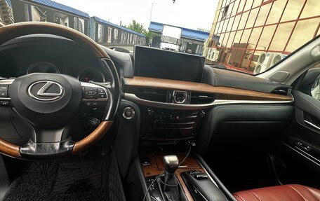 Lexus LX III, 2017 год, 8 100 000 рублей, 15 фотография