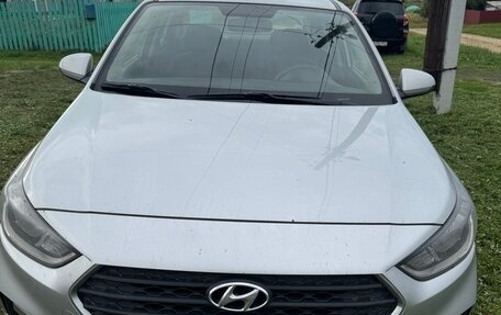 Hyundai Solaris II рестайлинг, 2018 год, 850 000 рублей, 1 фотография