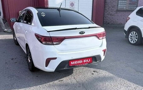 KIA Rio IV, 2017 год, 910 000 рублей, 1 фотография