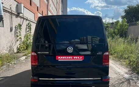 Volkswagen Multivan T6 рестайлинг, 2016 год, 3 920 000 рублей, 3 фотография