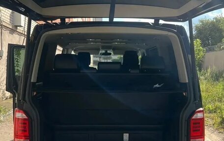 Volkswagen Multivan T6 рестайлинг, 2016 год, 3 920 000 рублей, 6 фотография