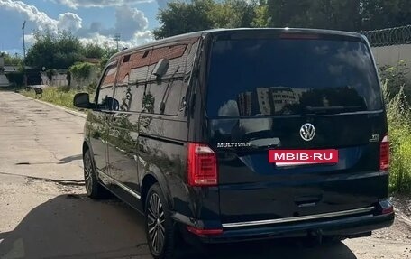 Volkswagen Multivan T6 рестайлинг, 2016 год, 3 920 000 рублей, 9 фотография