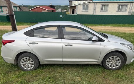 Hyundai Solaris II рестайлинг, 2018 год, 850 000 рублей, 4 фотография
