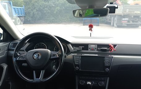 Skoda Superb III рестайлинг, 2015 год, 1 700 000 рублей, 11 фотография