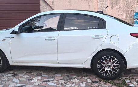 KIA Rio IV, 2017 год, 910 000 рублей, 11 фотография