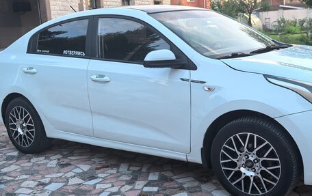 KIA Rio IV, 2017 год, 910 000 рублей, 9 фотография