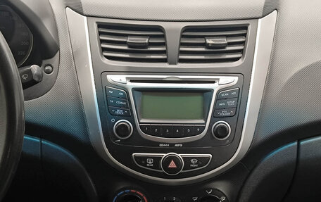 Hyundai Solaris II рестайлинг, 2013 год, 550 000 рублей, 18 фотография