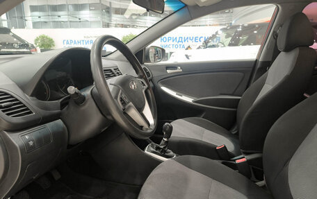 Hyundai Solaris II рестайлинг, 2013 год, 550 000 рублей, 20 фотография