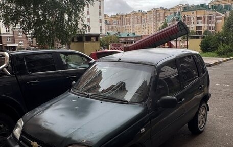 Chevrolet Niva I рестайлинг, 2005 год, 130 000 рублей, 1 фотография