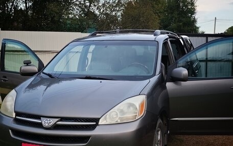 Toyota Sienna II рестайлинг, 2004 год, 755 000 рублей, 1 фотография
