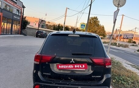 Mitsubishi Outlander III рестайлинг 3, 2017 год, 1 120 000 рублей, 4 фотография