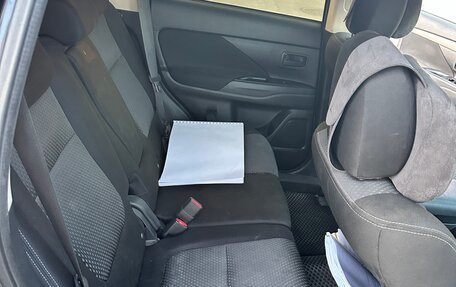 Mitsubishi Outlander III рестайлинг 3, 2017 год, 1 120 000 рублей, 6 фотография