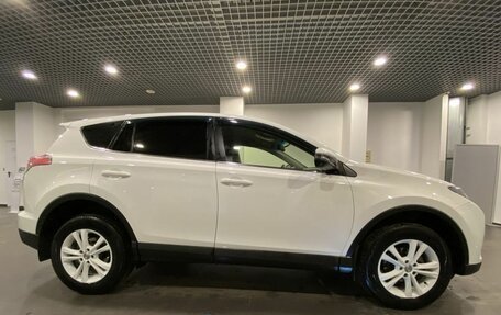 Toyota RAV4, 2016 год, 1 899 000 рублей, 2 фотография