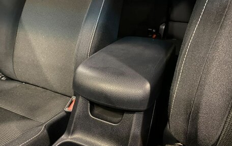 Toyota RAV4, 2016 год, 1 899 000 рублей, 32 фотография