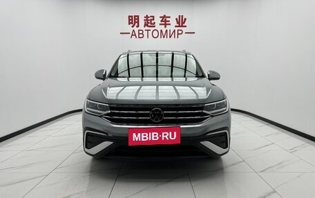 Volkswagen Tiguan II, 2022 год, 2 350 000 рублей, 3 фотография