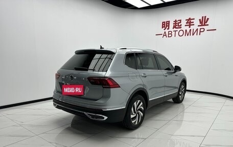 Volkswagen Tiguan II, 2022 год, 2 350 000 рублей, 4 фотография