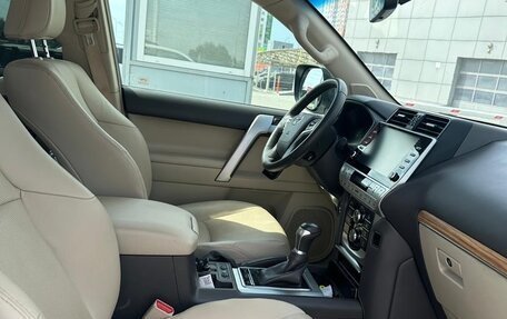 Toyota Land Cruiser Prado 150 рестайлинг 2, 2021 год, 6 500 000 рублей, 2 фотография
